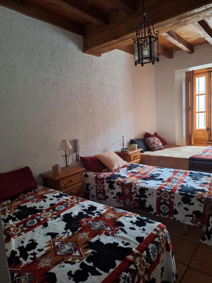 Hostal El Patio Restaurante Сан-Бартоломе-де-Пинарес Экстерьер фото