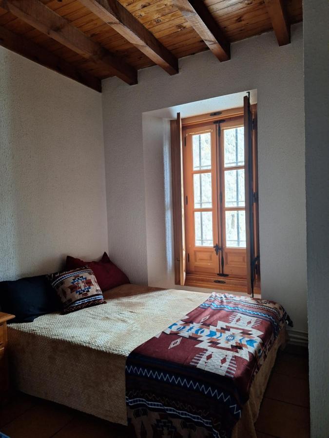 Hostal El Patio Restaurante Сан-Бартоломе-де-Пинарес Экстерьер фото