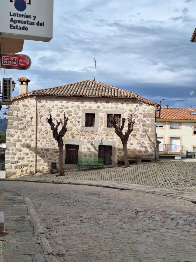 Hostal El Patio Restaurante Сан-Бартоломе-де-Пинарес Экстерьер фото