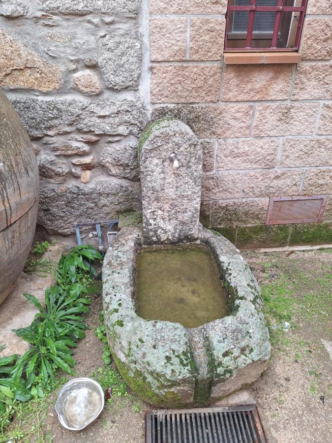 Hostal El Patio Restaurante Сан-Бартоломе-де-Пинарес Экстерьер фото