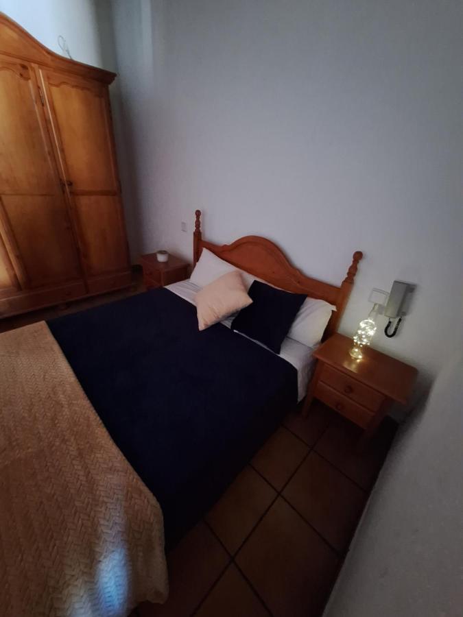 Hostal El Patio Restaurante Сан-Бартоломе-де-Пинарес Экстерьер фото