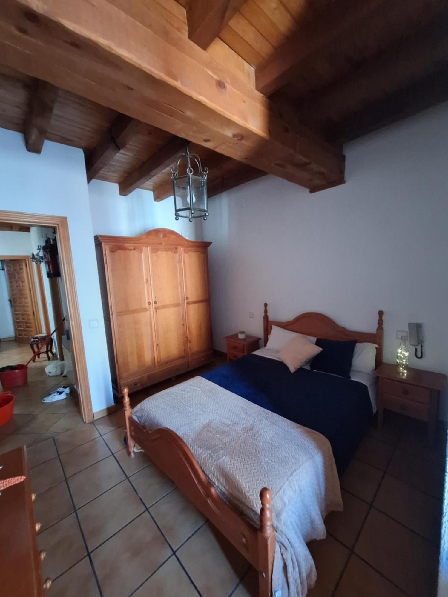 Hostal El Patio Restaurante Сан-Бартоломе-де-Пинарес Экстерьер фото