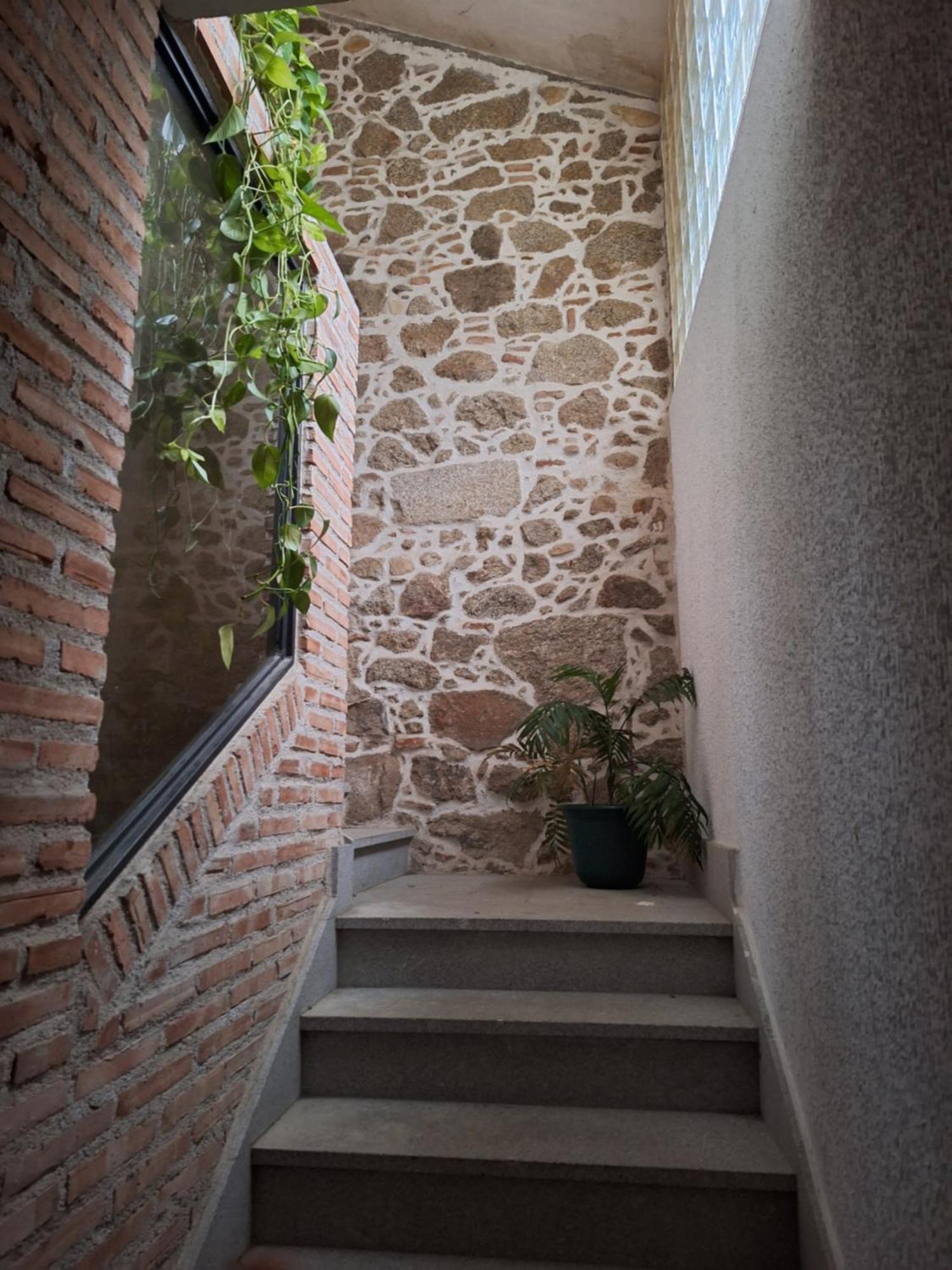Hostal El Patio Restaurante Сан-Бартоломе-де-Пинарес Экстерьер фото